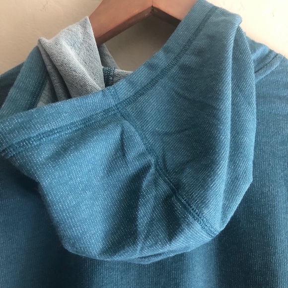 The North Face Women’s Terry Poncho Pullover - Picture 7 of 10